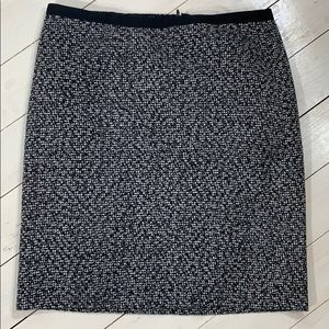 Ann Taylor Textured Black White Pencil skirt Sz 6